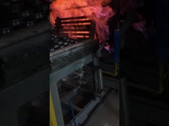 La fabbrica di cuscinetti lavora e produce